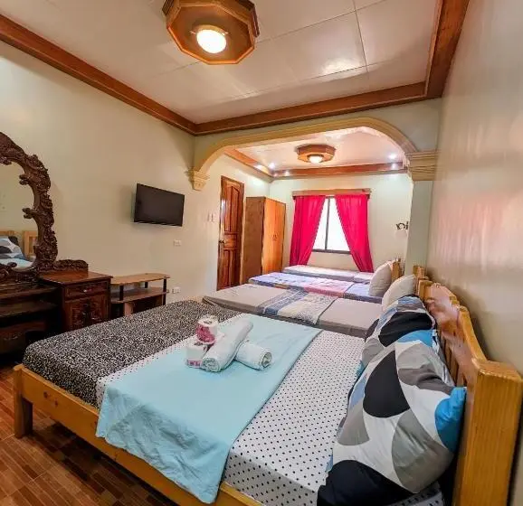 Perhehuone, Screaming Gecko Hostel
