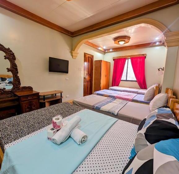 اتاق خانوادگی, Screaming Gecko Hostel