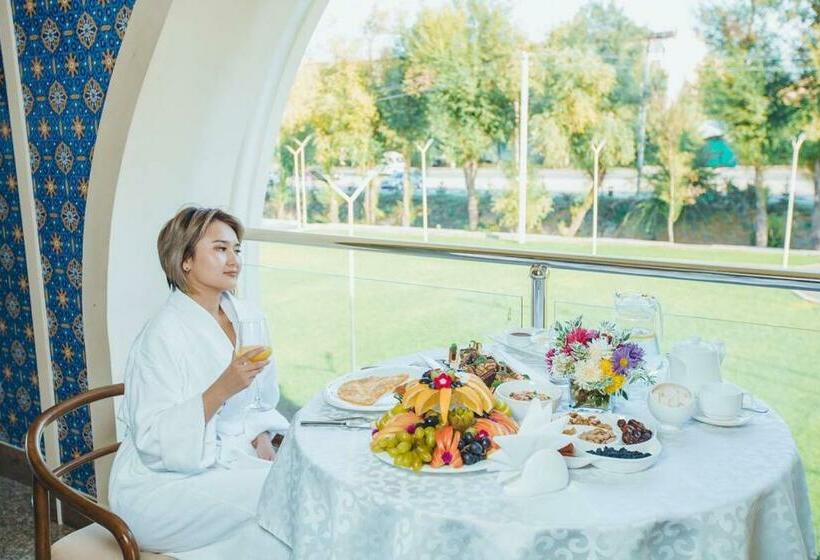 سوییت, Jannat Resort Osh