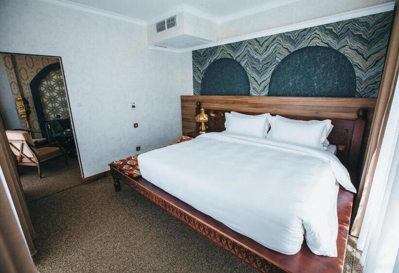 سوییت, Jannat Resort Osh