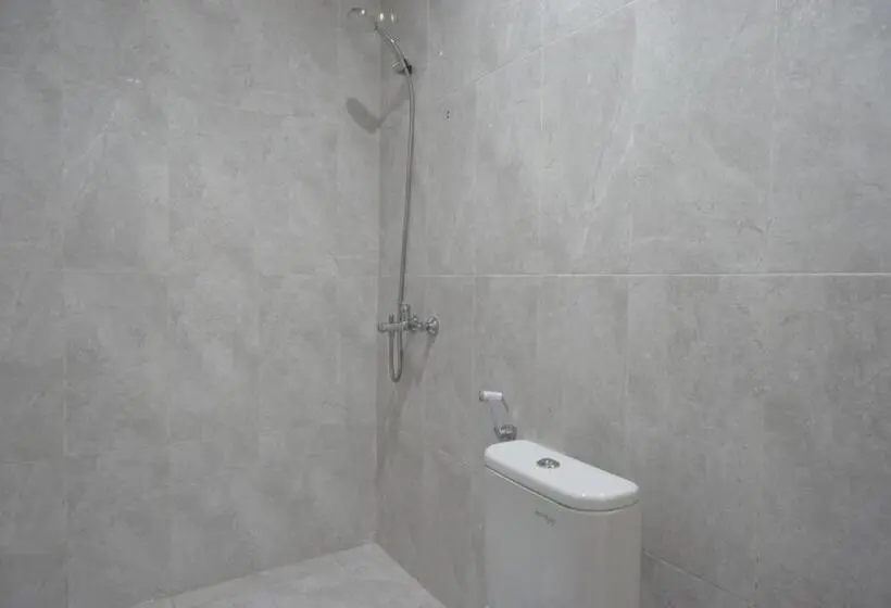 スタンダードルーム, Reddoorz Syariah Near Mutiara Sis Al Jufrie Airport Palu 2