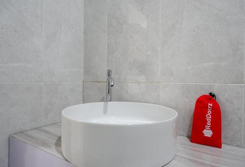 标准间, Reddoorz Syariah Near Mutiara Sis Al Jufrie Airport Palu 2