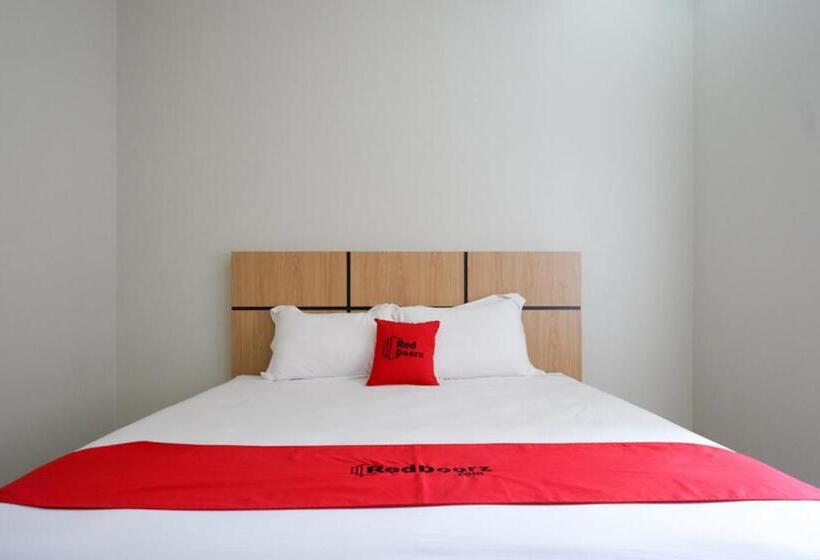디럭스 룸, Reddoorz Syariah Near Mutiara Sis Al Jufrie Airport Palu 2