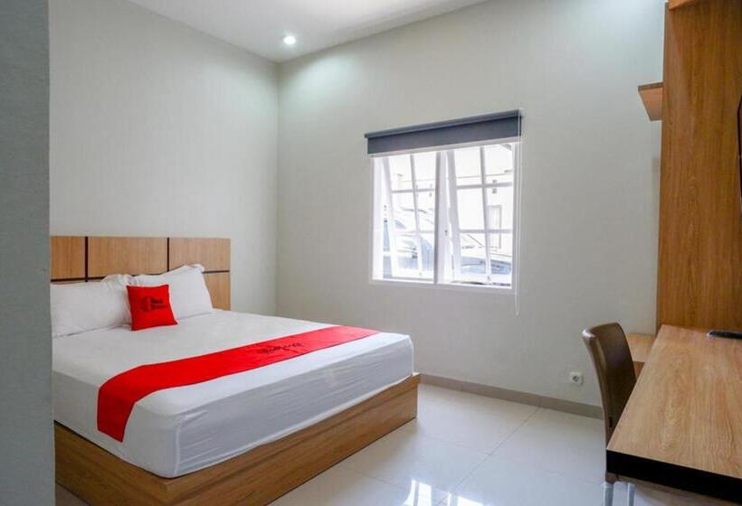 豪华房间, Reddoorz Syariah Near Mutiara Sis Al Jufrie Airport Palu 2