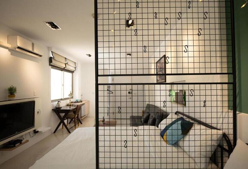 اتاق استاندارد چهارنفره با بالکن, Youi98 Guesthouse一層一戶大坪數套房#本國旅客須先匯款