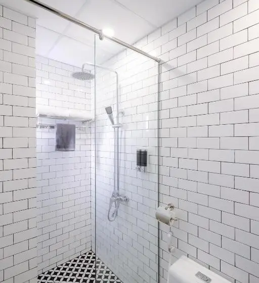 اتاق استاندارد با بالکن, The Fancy House