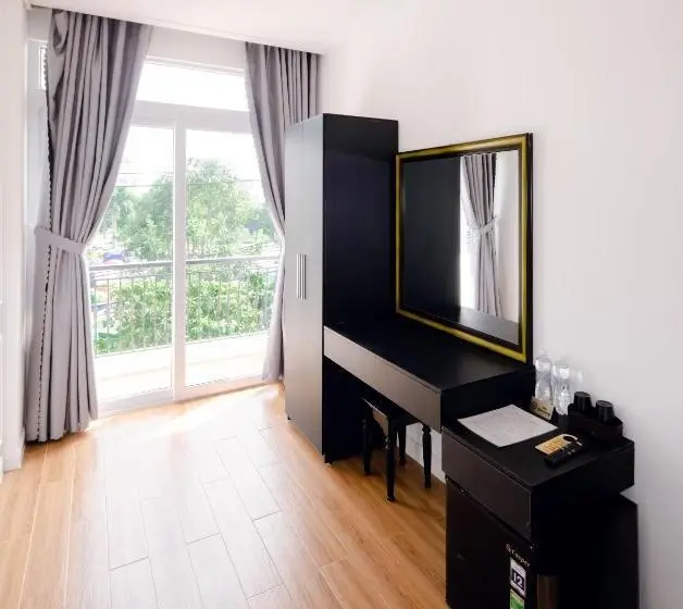 اتاق استاندارد با بالکن, The Fancy House