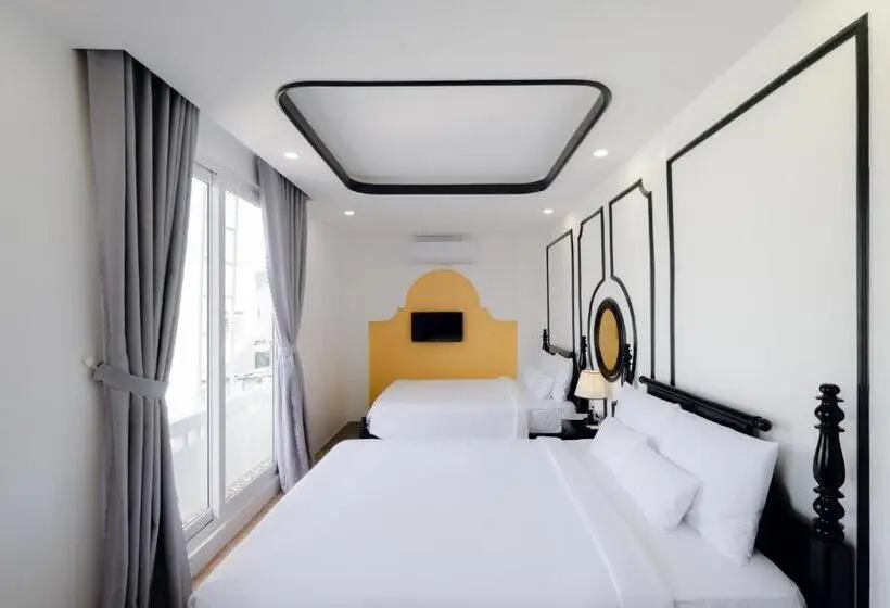 اتاق استاندارد چهارنفره با بالکن, The Fancy House