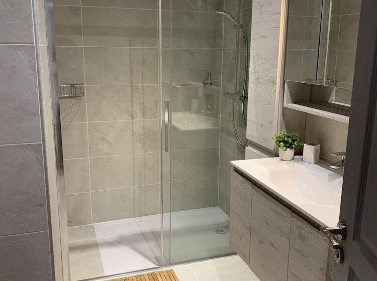 מיטה בחדר משותף, Sanskriti