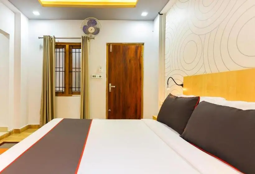 Classic Kolmen Hengen Huone, Collection O Marhaba Govindapuram