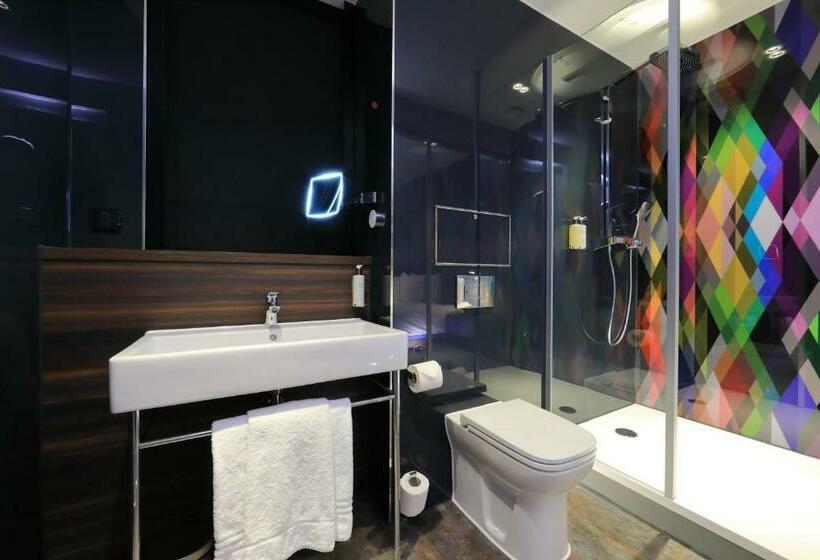 Номер Стандарт, Village Hotel Basingstoke