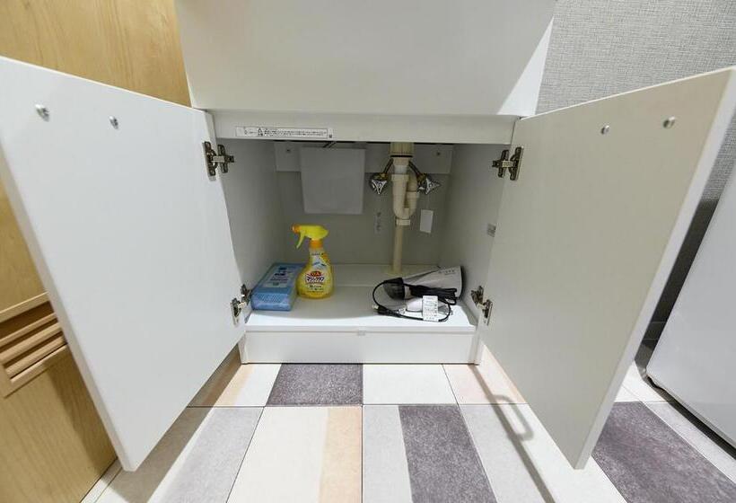 חדר משפחתי, Sakura93