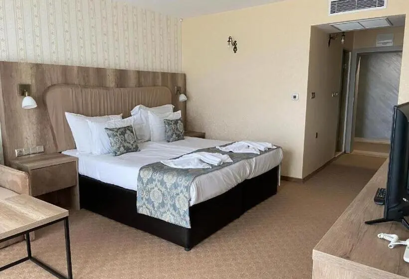 レイクビューデラックスルーム, Katalina Spa Resort