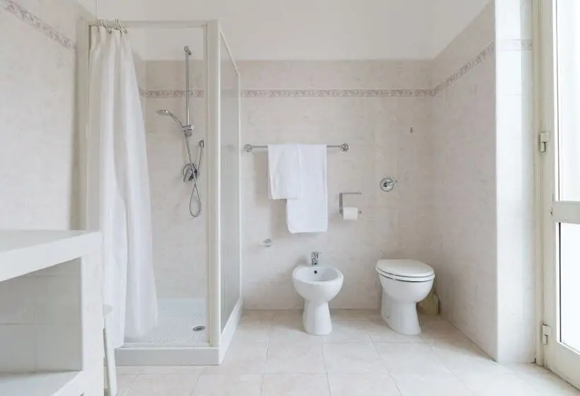 اتاق استاندارد, Uniho Hostel