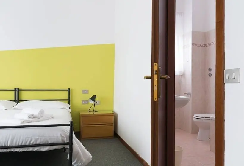 اتاق استاندارد, Uniho Hostel