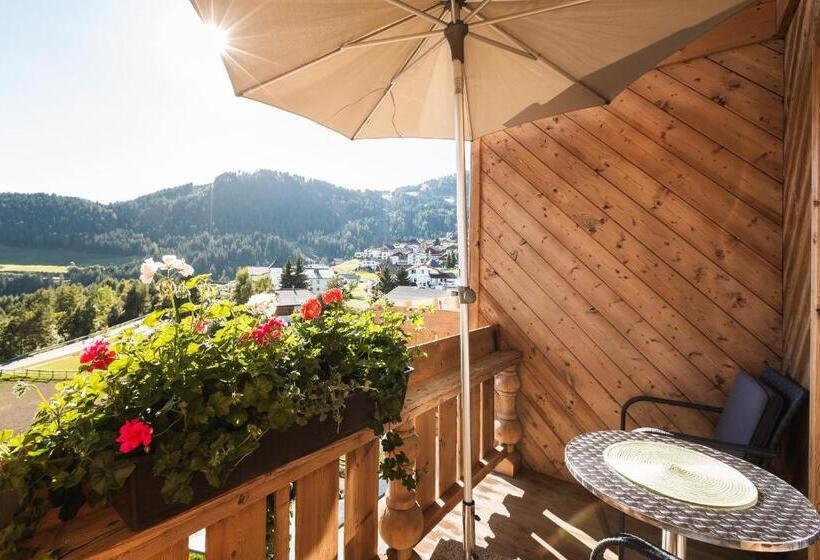 带阳台的三人标准间, Garni Hubertushof