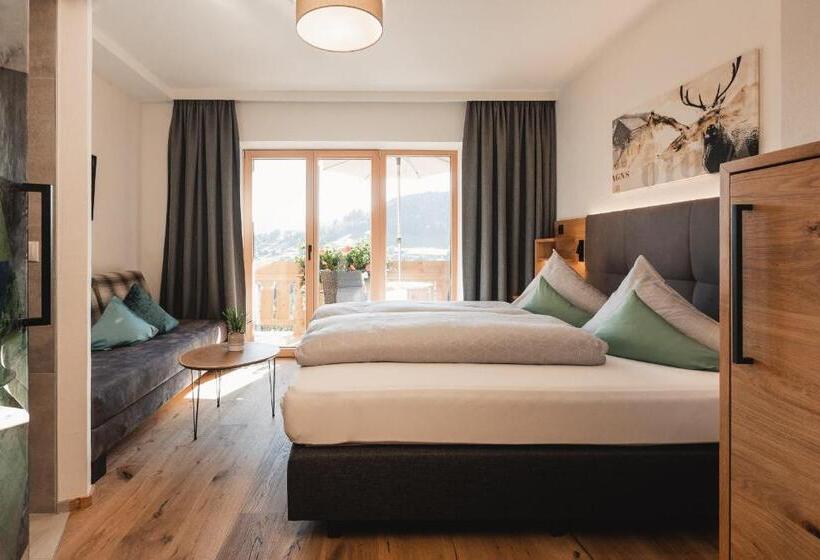 带阳台的三人标准间, Garni Hubertushof