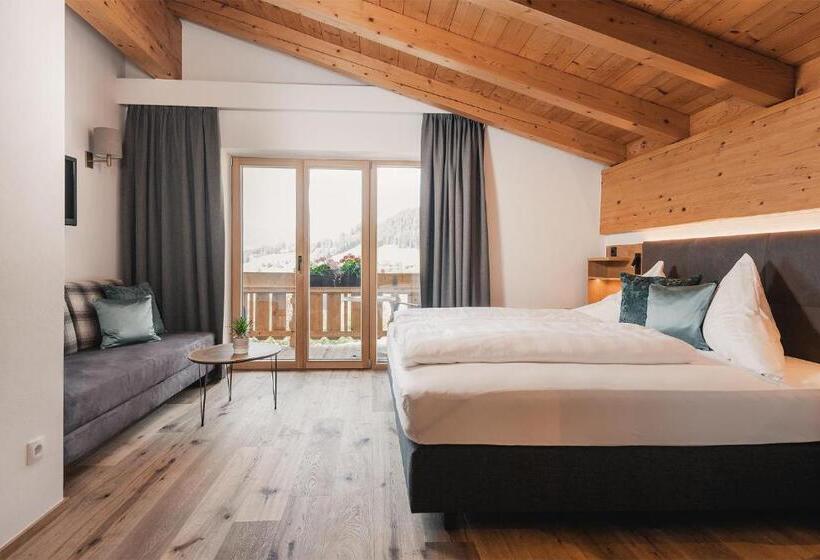 带阳台的三人标准间, Garni Hubertushof