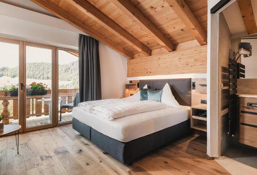 带阳台的三人标准间, Garni Hubertushof