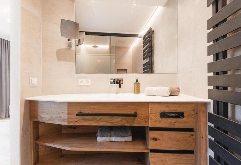 四人标准间, Garni Hubertushof