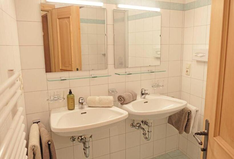 家庭间, Garni Hubertushof