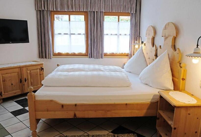 家庭间, Garni Hubertushof