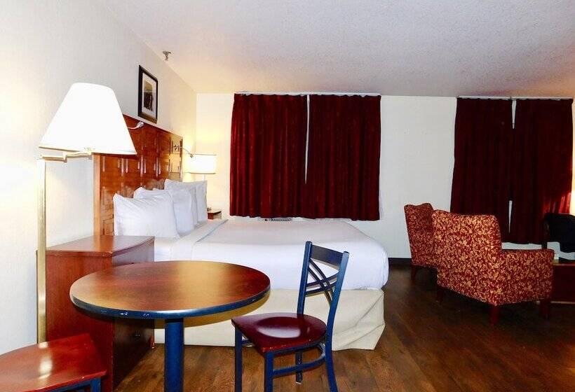 套房, Americas Best Value Inn & Suites Anchorage Airport