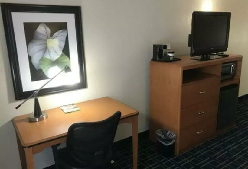 身障者適用キングサイズベッドルーム, Best Western Louisville South   Shepherdsville