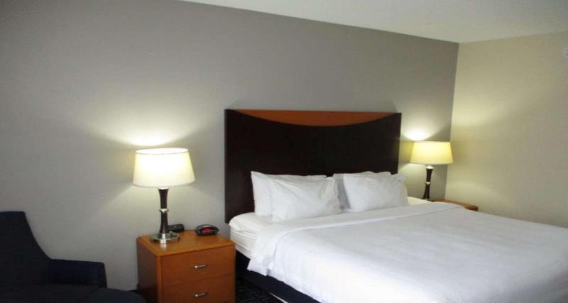 Номер Стандарт Кровать Кинг Адаптированный для Инвалидов, Best Western Louisville South   Shepherdsville