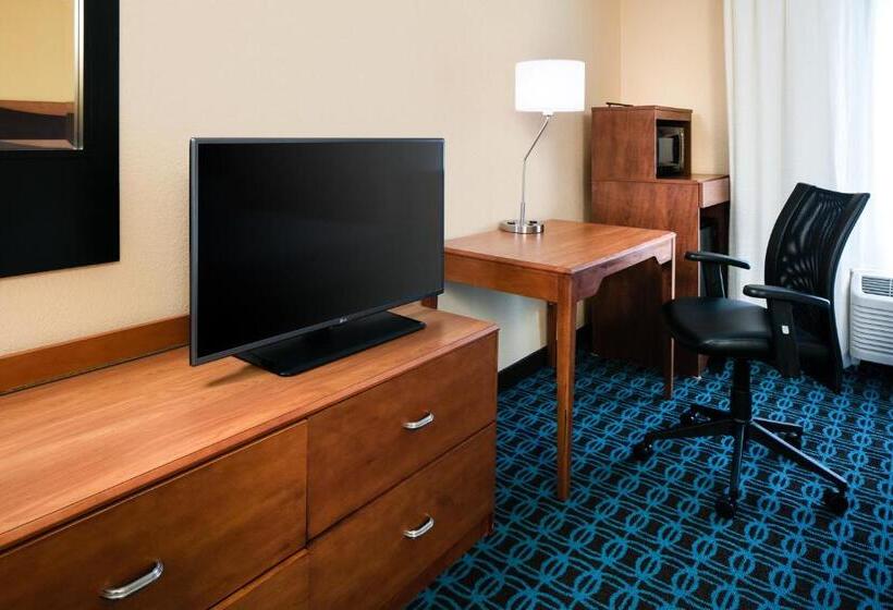 מיטת קינג בסוויטה, Comfort Inn & Suites Olathe   Kansas City