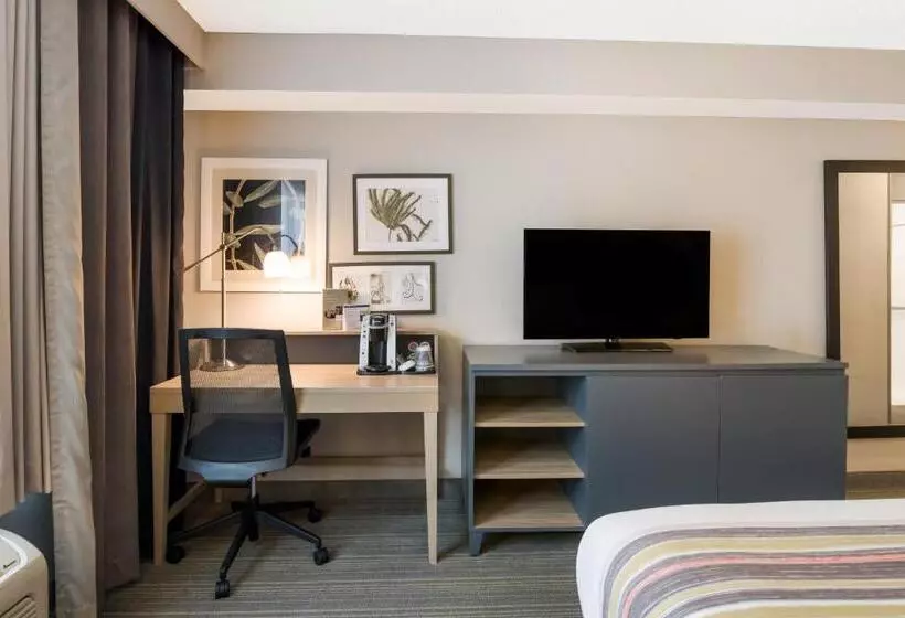 اتاق استاندارد با تخت بزرگ برای معلولان, Country Inn & Suites By Radisson, Wichita East, Ks