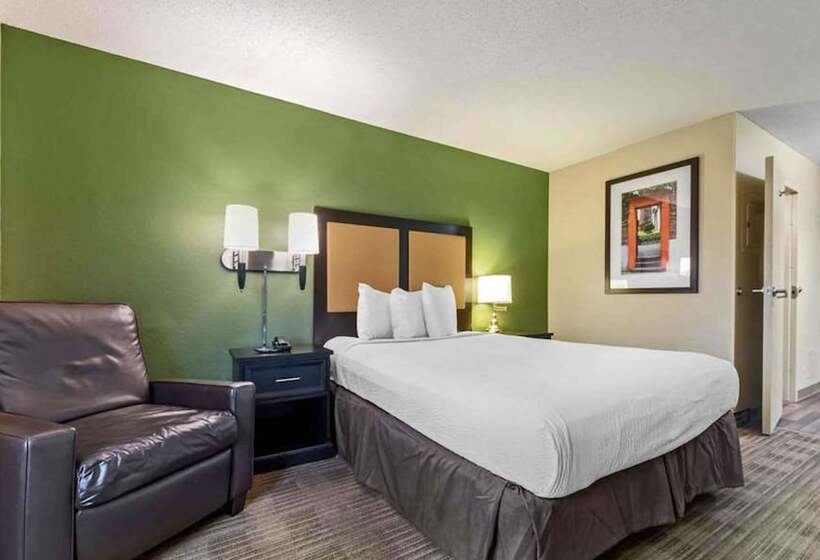 סוויטה מותאמת לאדם עם מוגבלויות, Suburban Studios Minneapolis Bloomington