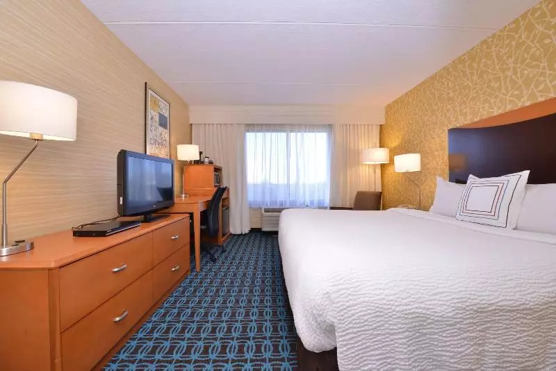 キングサイズベッドのスタンダードルーム, Fairfield By Marriott Rochester Henrietta/university Area