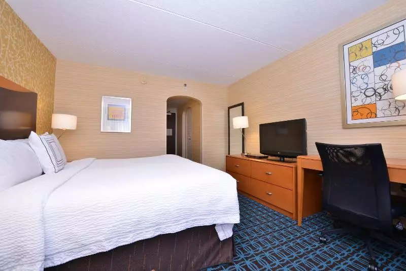 キングサイズベッドのスタンダードルーム, Fairfield By Marriott Rochester Henrietta/university Area