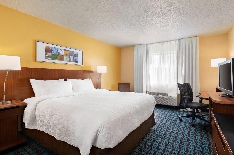 스탠다드 룸 킹사이즈 침대, Fairfield Inn Roseville