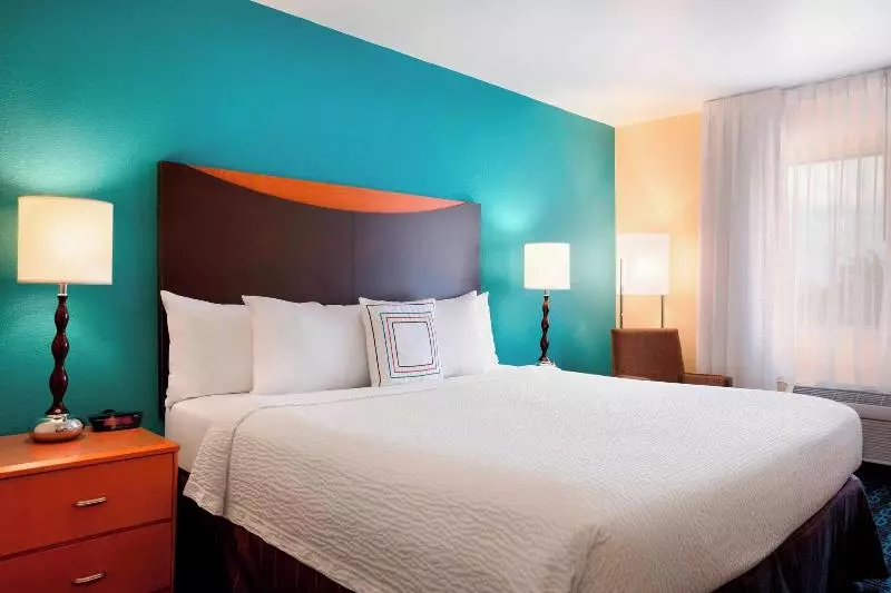 キングサイズベッドのスタンダードルーム, Sonesta Essential Houston Energy Corridor