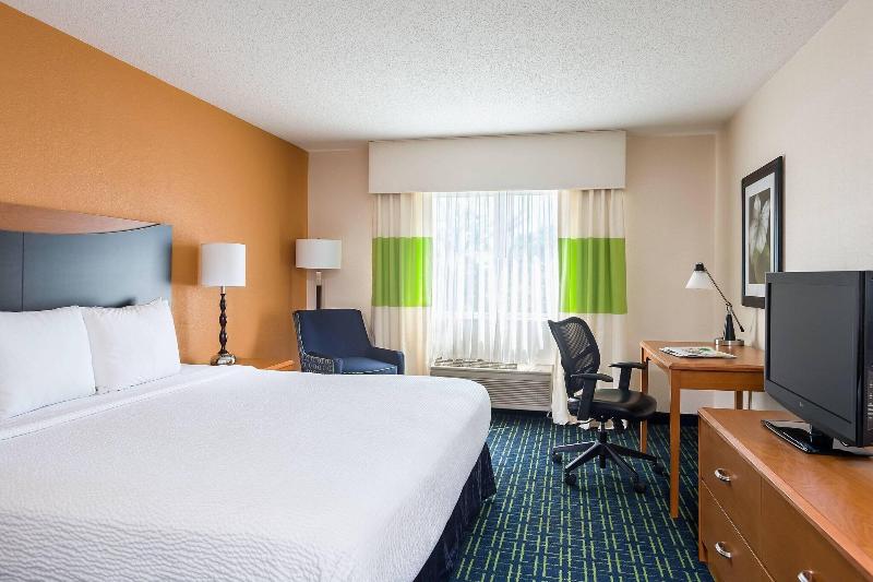 带大床的标准间, Fairfield Inn & Suites Grand Rapids