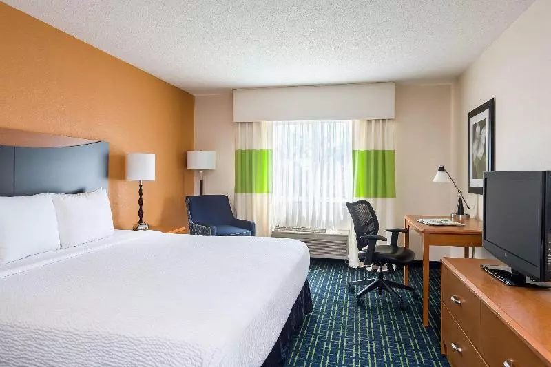 اتاق استاندارد با تخت بزرگ, Fairfield Inn & Suites Grand Rapids
