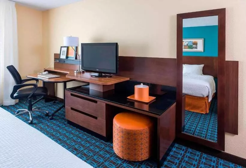 キングサイドベッドのスタンダードワンルーム, Fairfield Inn & Suites Mansfield Ontario