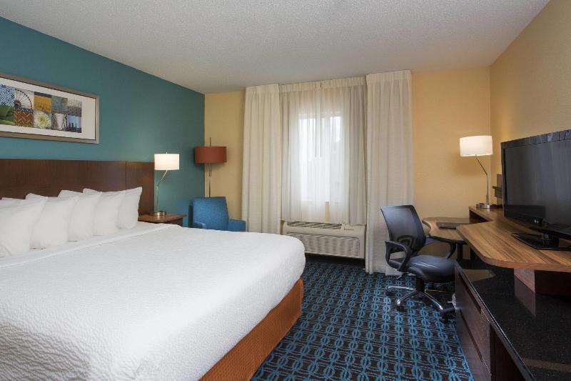 带大床的标准间, Fairfield Inn & Suites Oshkosh