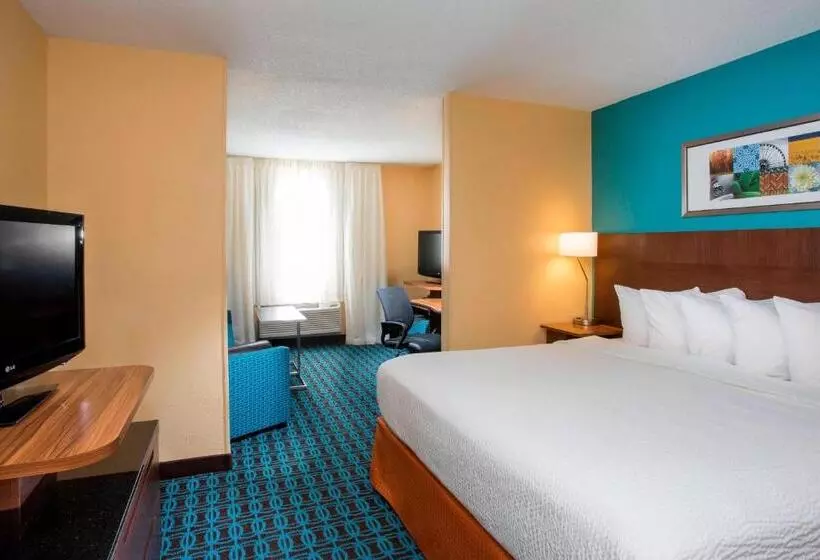 سوییت اجرایی, Fairfield Inn & Suites Oshkosh