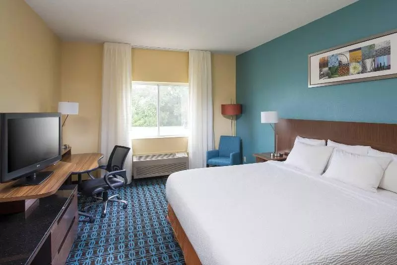 اتاق استاندارد با تخت بزرگ, Fairfield Inn & Suites By Marriott Quincy