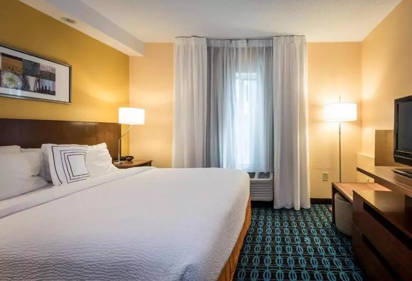 キングサイドベッドのスタンダードワンルーム, Fairfield Inn & Suites Savannah I95 South