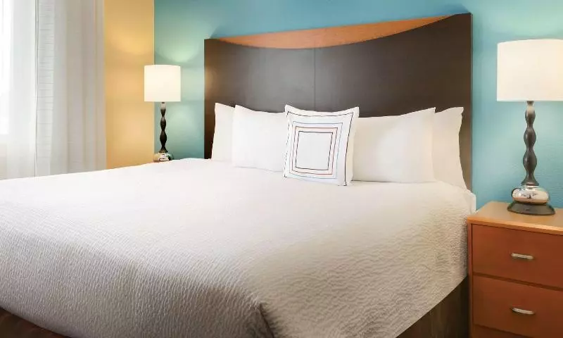 キングサイズベッドのスタンダードルーム, Fairfield Inn & Suites Stevens Point