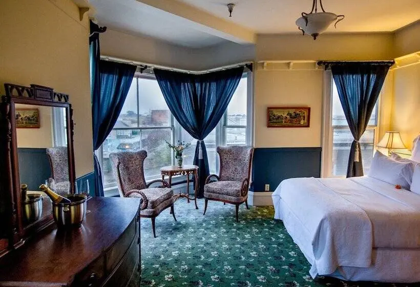 デラックスルーム, The Inn At 2nd & C