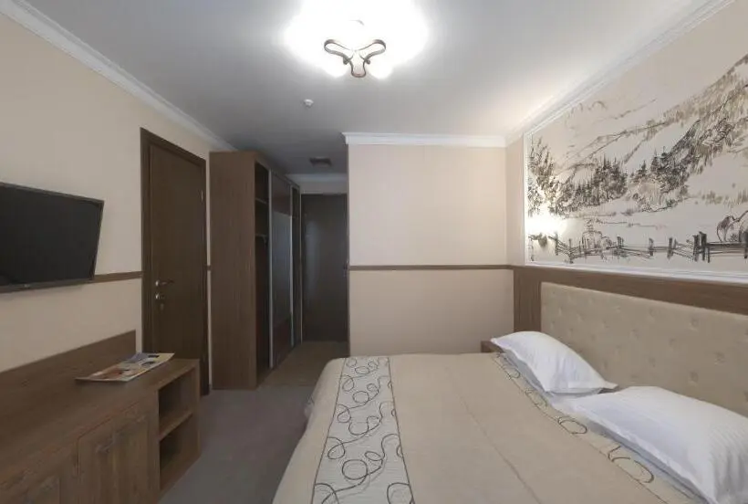 Standard-huone, Petros