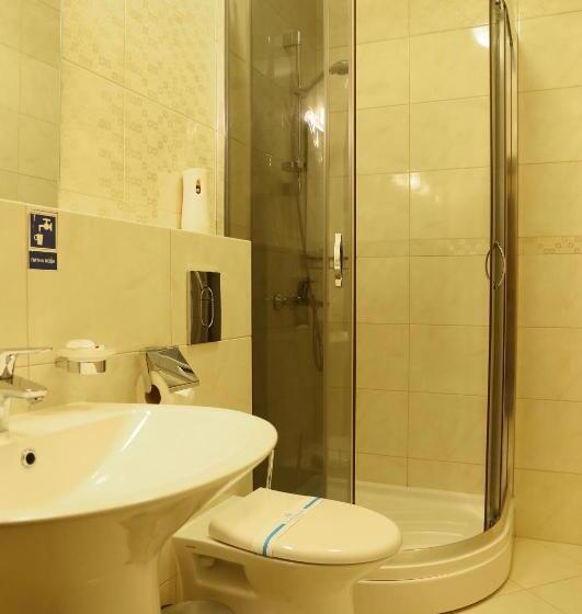 اتاق استاندارد, Petros