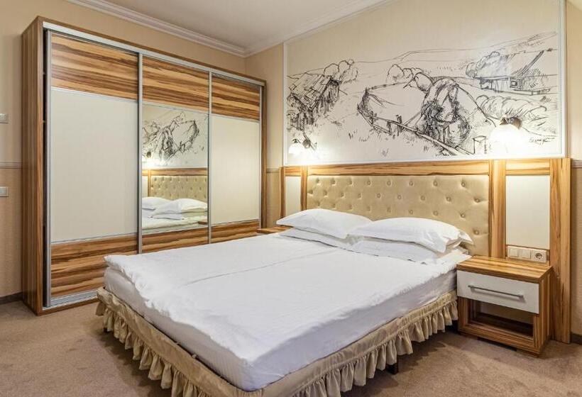 آپارتمان 1 خوابه با چشمانداز, Petros