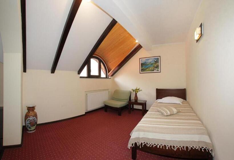 اتاق استاندارد سه نفره, Victoria