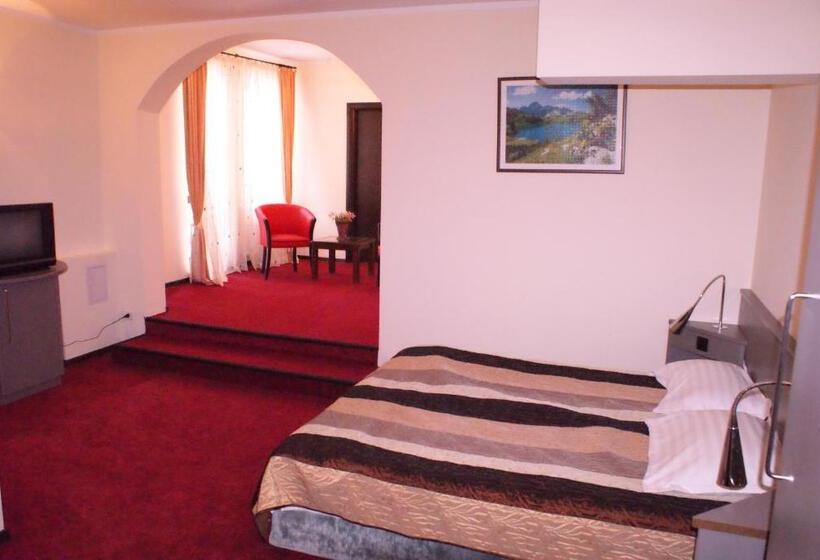 غرفة قياسية ثلاثية, Victoria